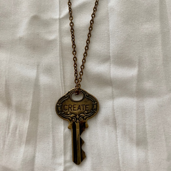 The Giving Key Necklace - Picture 2 of 4